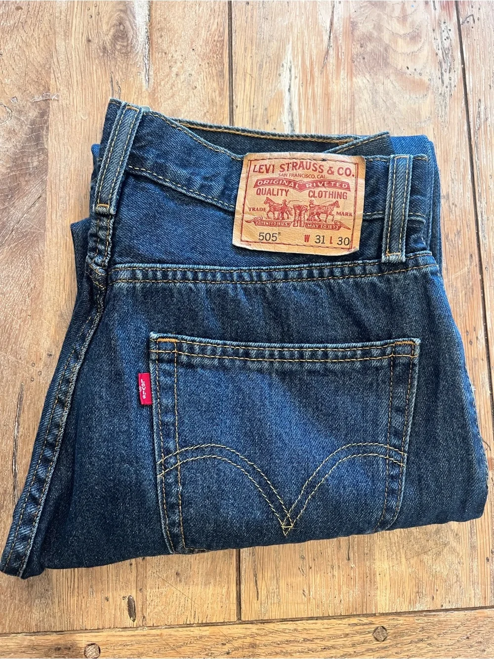 Levi's Men’s Blue Dark Wash Denim Jeans Straight Fit Mid Rise Streetwear 31/30